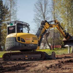 Ekskavators ar garo strēli